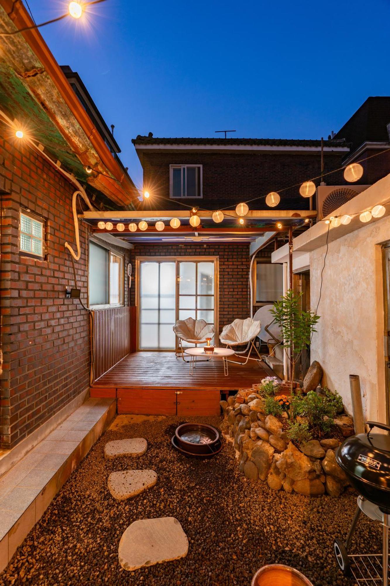 Dotplaneline House Seoul