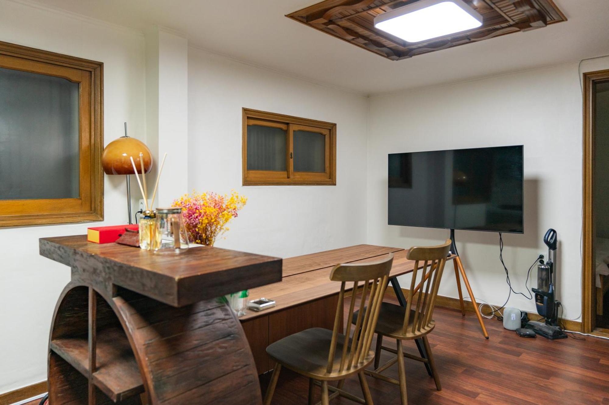 Dotplaneline House *